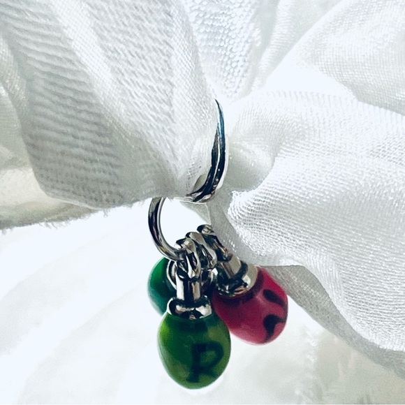 ⚡ NWOT Stranger Things Glow-in-the-Dark "Run" Charm ✨ - Picture 7 of 16